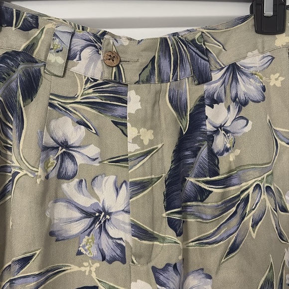 Tommy Bahama floral silk shorts size: 4 - Picture 2 of 7